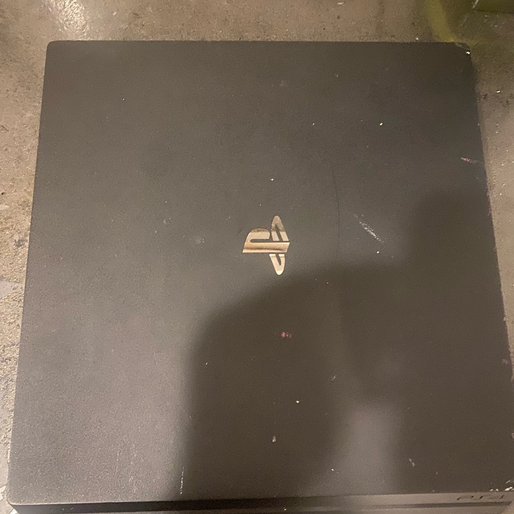PS4 pro - Picture 2 of 5